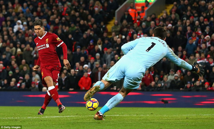 Liverpool thắng 5-0, kết thúc năm 2017 với vị trí thứ tư